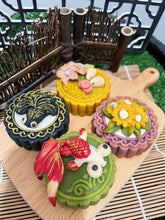 Load image into Gallery viewer, 3D LIMITED EDITION Mooncake Package 圆月3D传统烤皮月饼