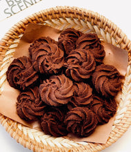 Load image into Gallery viewer, Premium Belgium Black Chocolate with Himalaya Salt Cookies 比利时黑巧克力喜玛拉亚盐饼干