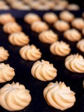 Load image into Gallery viewer, Classic Butter Cookies 经典牛油饼