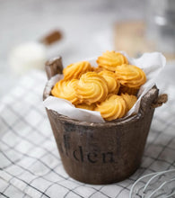 Load image into Gallery viewer, Classic Butter Cookies 经典牛油饼